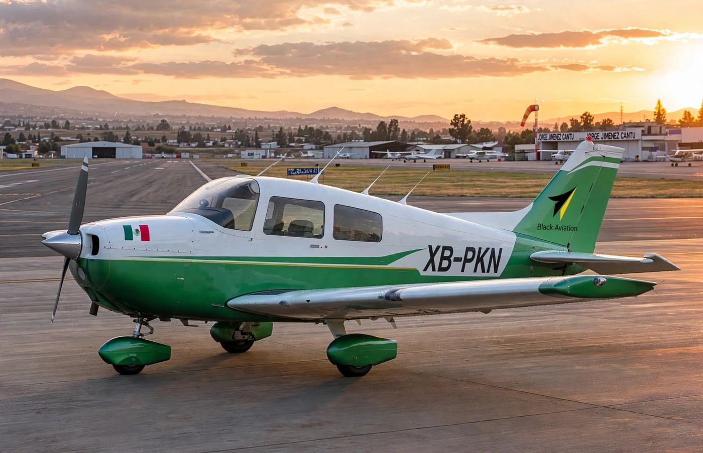 Avión XB-PKN en plataforma
